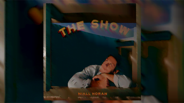 “This is not as easy as it looks”: Niall Horan sweats his way through ‘Hot Ones’ interview