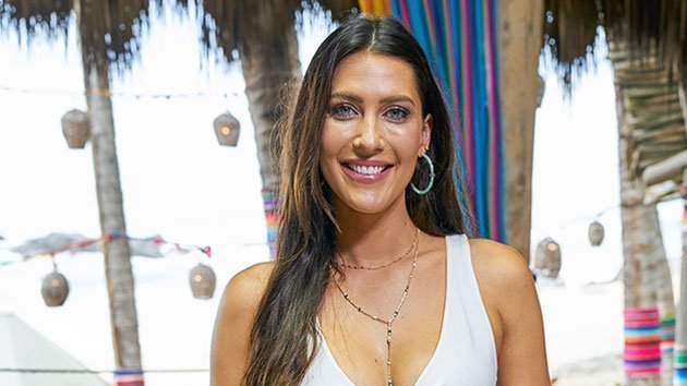 Former ’Bachelorette’ Becca Kufrin pregnant, expecting first child with fiancé Thomas Jacobs