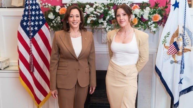Ellie Goulding performs for her “new friend” VP Kamala Harris in honor of Earth Day
