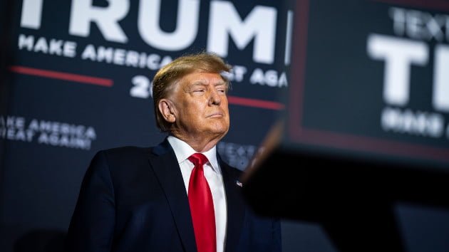 Fearing indictment is imminent in classified docs probe, Trump team requests meeting with DOJ