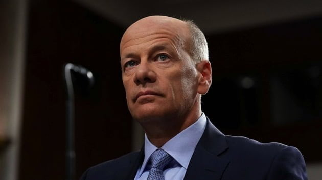 Silicon Valley Bank CEO slammed by senator for ‘really stupid bet’