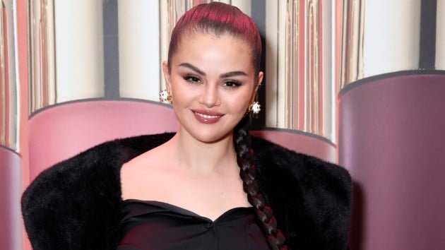 Selena Gomez shares new photos from recording studio