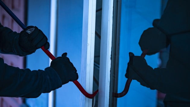 Father ‘pistol-whipped,’ children duct taped during North Carolina robbery