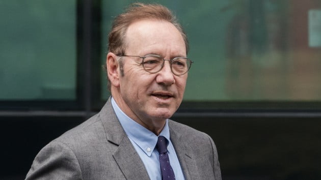 Elton John testifies for the defense in Kevin Spacey’s sexual assault trial