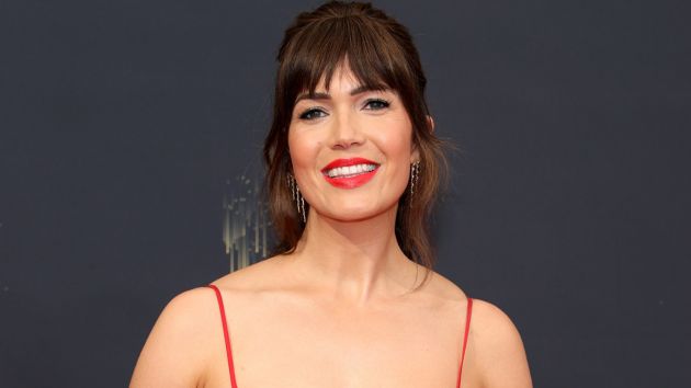 Mandy Moore exposes package thief on home surveillance footage