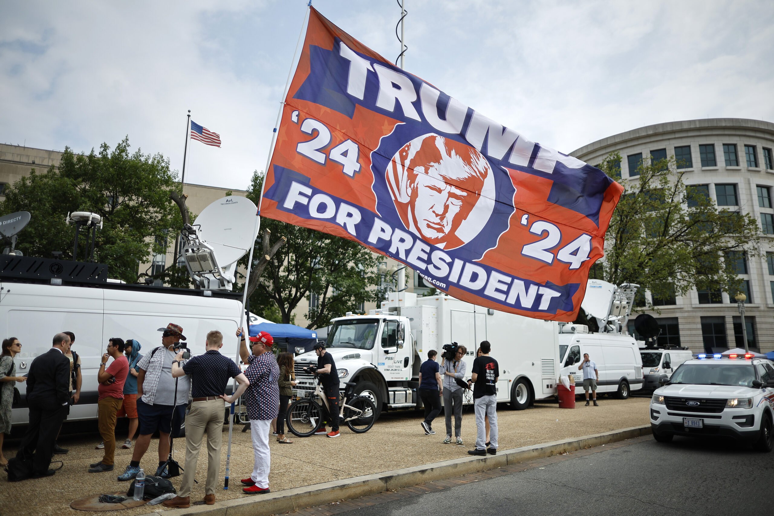 Police, some protesters gather outside federal courthouse where Trump will be arraigned