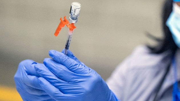 CDC recommends new COVID booster for all Americans over 6 months amid rising cases, hospitalizations