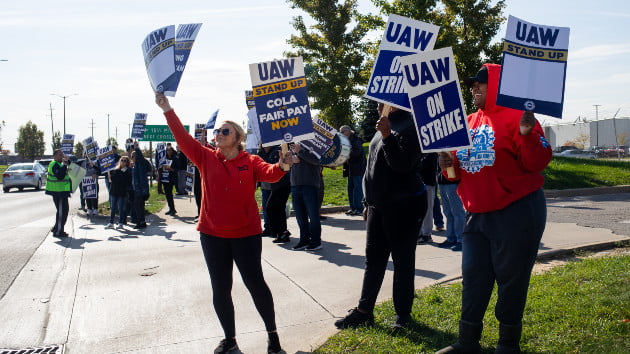 UAW and Stellantis reach tentative contract agreement
