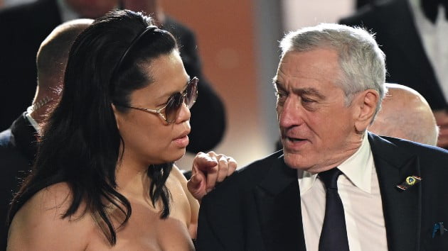 Robert De Niro says his girlfriend “does the heavy lifting” with their new baby