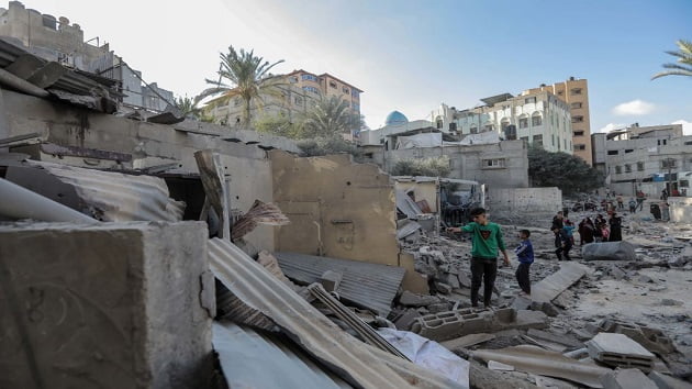 Amid Israel-Hamas war, scarce supplies and disease outbreaks threaten thousands of civilian lives in Gaza: Experts