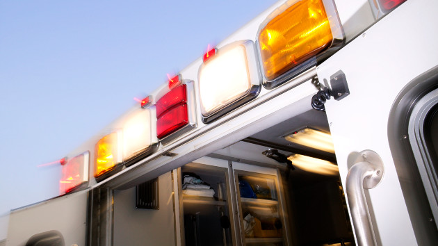 Heroic high school students help rescue mom, 2 kids trapped under car