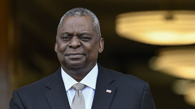 US launches international task force to counter Houthi attacks