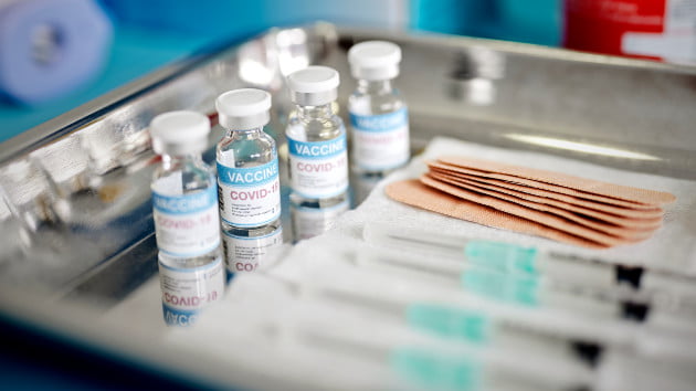 COVID vaccines found to cut risk of heart failure, blood clots following virus infection: Study