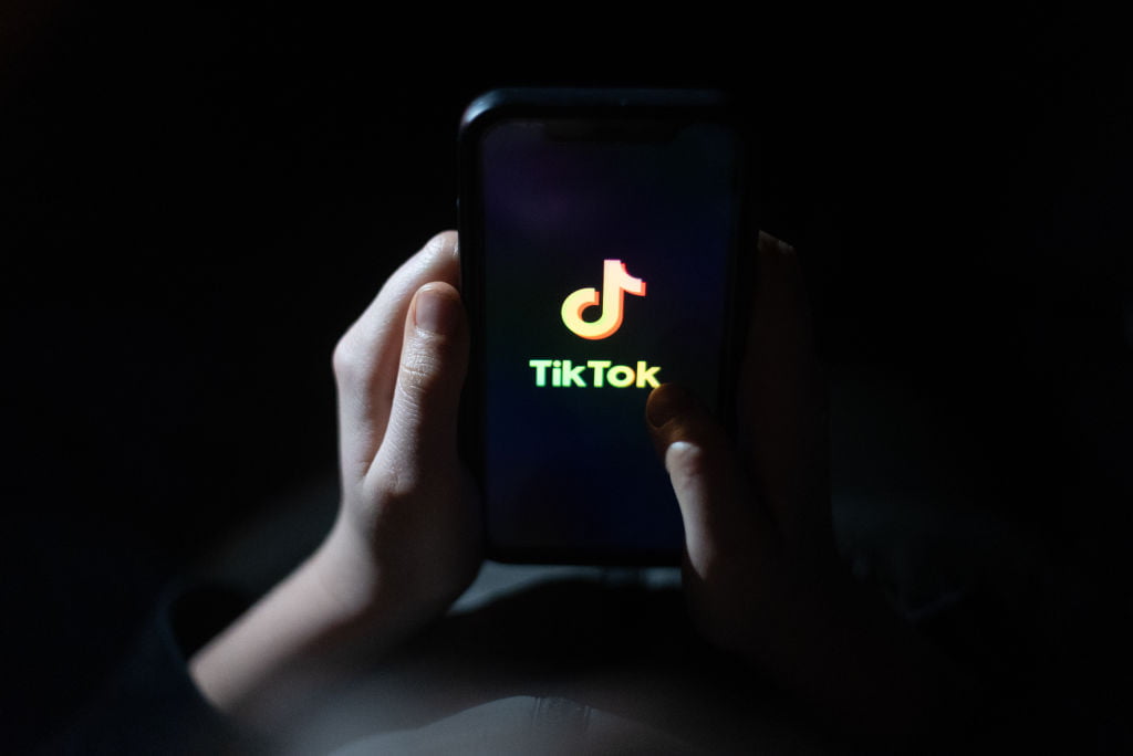 Trumps TikTok ban reversal comes after meeting megadonor who has stake in TikTok