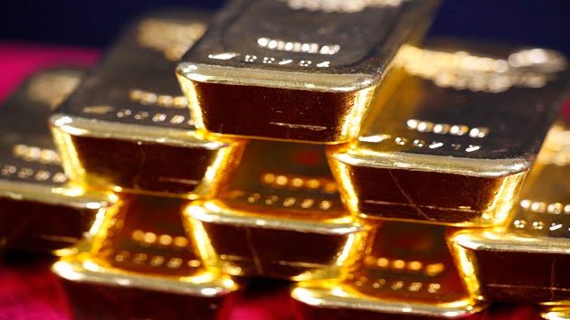 Gold prices hit a record high. Whats behind the surge?