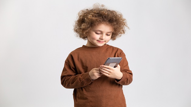 Surgeon general calls for health warnings on social media for younger users