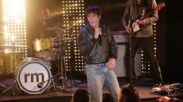 Padmé, when the wine runs out: Natalie Portman joins Role Model during MSG show