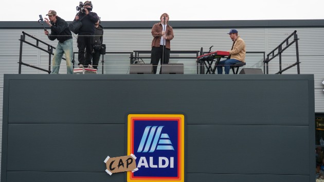 Watch Lewis Capaldi perform on the roof of an Aldi supermarket