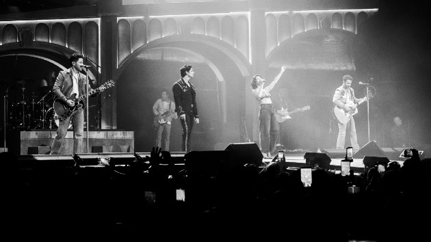 Kevin Jonas confirms solo song release, ‘Moana’ star performs at JoBros’ Orlando show