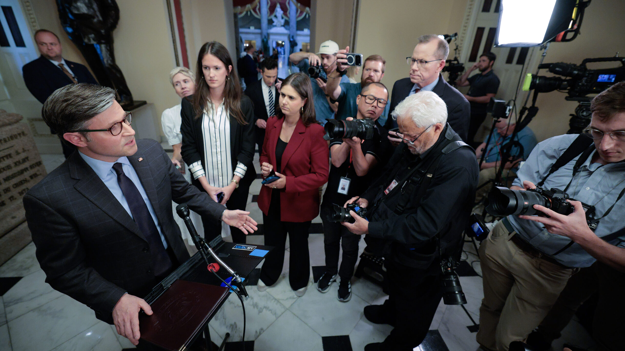 House passes funding bill, avoiding shutdown ahead of midterm elections
